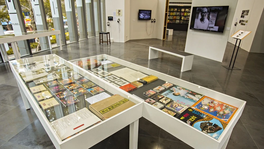 2012年，立方計劃空間獲選國藝會視覺藝術策展專案補助，於北師美術館舉辦《造音翻土──戰後臺灣聲響文化的探索》展覽；國藝會提供。-圖片